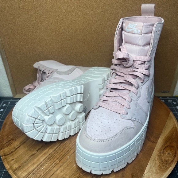 Jordan 1
Brooklyn
'pink oxford'
Brand new - Picture 2 of 12